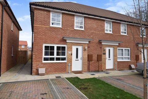 3 bedroom end of terrace house for sale, Banks Drive, Hessle