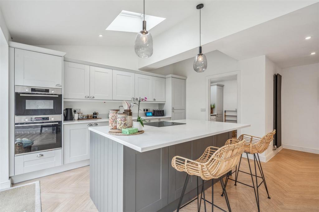 Kitchen/utility