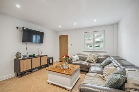18 Ash Close, Watlington, OX49 5LW