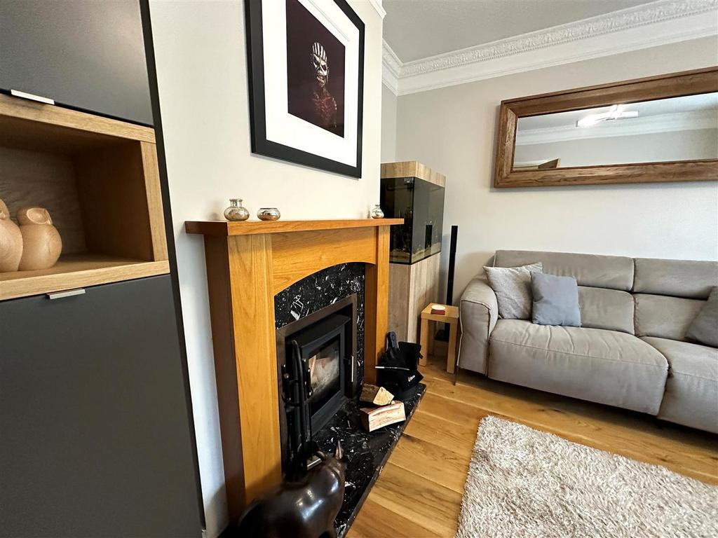 Frimley Green Road, Frimley 3 bed detached bungalow to rent £2,400