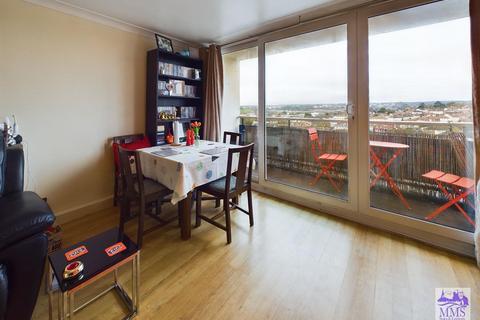 2 bedroom flat for sale - Humber Crescent, Strood, Rochester