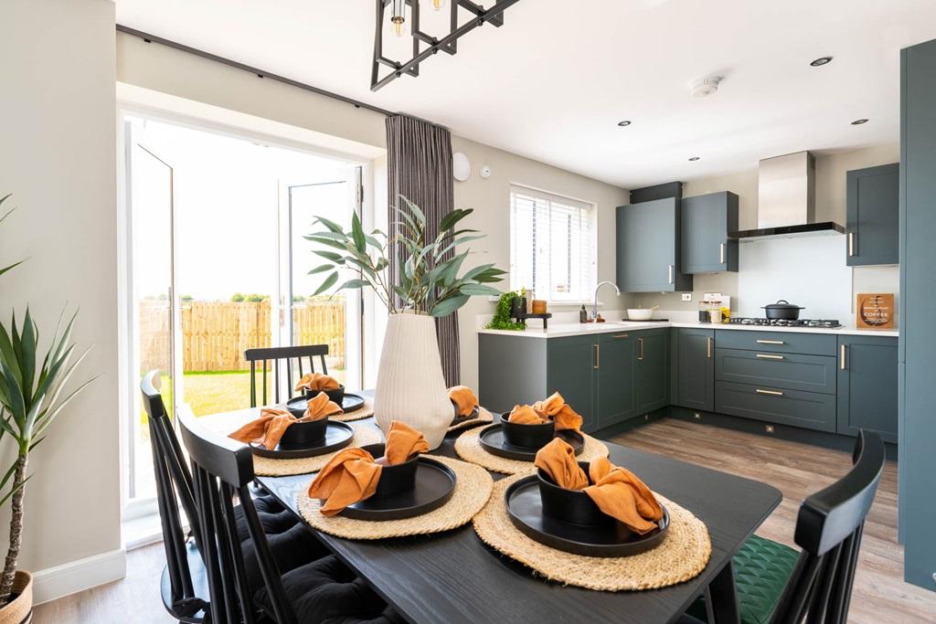 A spacious kitchen dining room