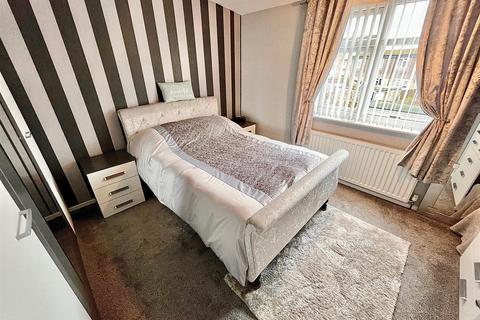3 bedroom terraced house for sale, Hawthorn Road, Gorleston