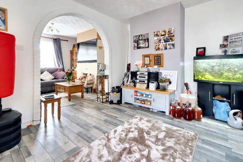 14 Dingle Road, Cwmfields, Pontypool, NP4 5LA