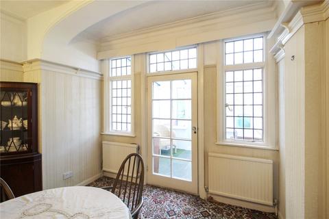 4 bedroom semi-detached house for sale, Harley Street, Leigh On Sea, Essex, SS9