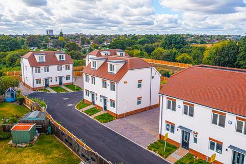 2 bedroom end of terrace house for sale, Smallholdings Mews, Southend-on-sea, SS2