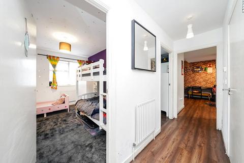 2 bedroom apartment for sale - Cooke Street, Barking, IG11