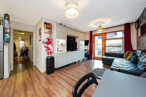 2 bedroom apartment for sale, Cooke Street, Barking, IG11