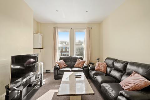 2 bedroom flat for sale - Forest Drive East, London, Greater London, E11