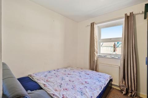 Flat 4, 22 Forest Drive East, London, E11 1JY