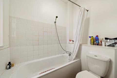 Flat 4, 22 Forest Drive East, London, E11 1JY