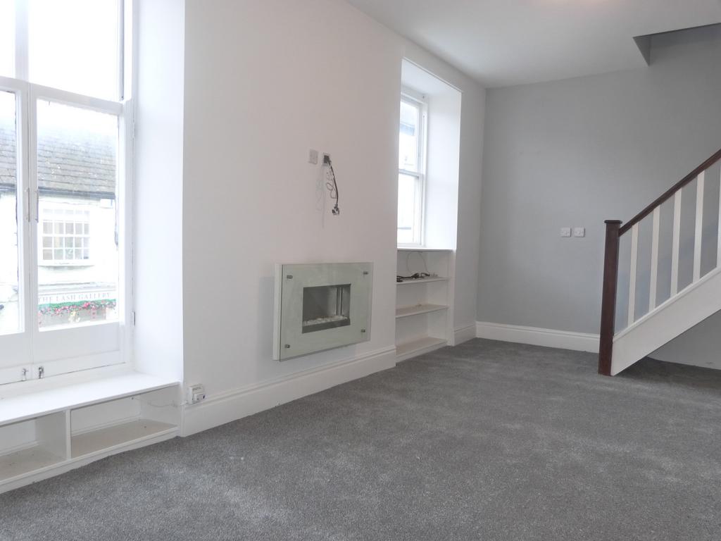 High Street, Knaresborough, HG5 2 bed duplex to rent £825 pcm (£190 pw)