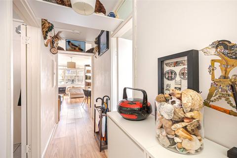 Studio for sale, Langdale House, Churchill Gardens, London, SW1V