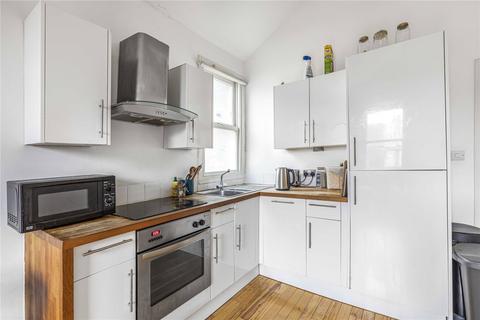 2 bedroom flat to rent, Rudloe Road, London, SW12