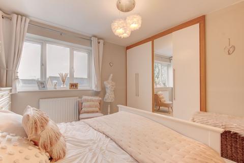 2 Glebe Road, Alvechurch, Birmingham, B48 7PS