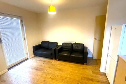 2 bedroom flat to rent - Cambria House, Rodney Parade, Newport