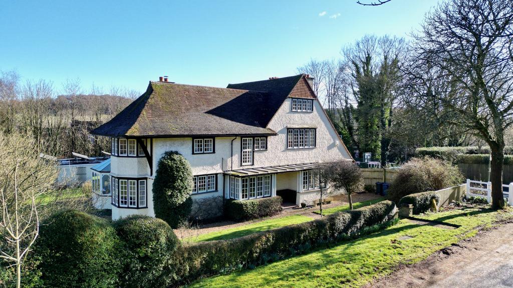 Grimms Hill, Great Missenden, HP16 5 bed character property for sale
