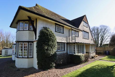 The Doctors House Grimms Hill, Great Missenden, HP16 9BA