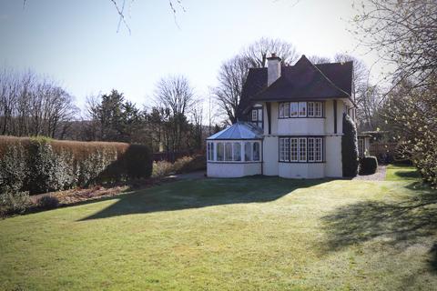The Doctors House Grimms Hill, Great Missenden, HP16 9BA