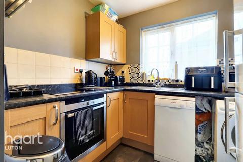 2 bedroom end of terrace house for sale, Milverton Green, Luton