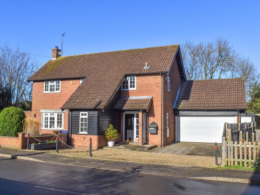 The Tile House, 3 Northampton Road, Litchborough, Towcester, NN12 8JB 4 bed detached house for