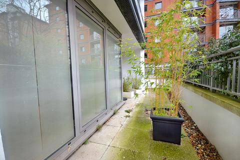 67 Holland Gardens, Brentford, TW8 0BG
