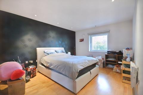 67 Holland Gardens, Brentford, TW8 0BG