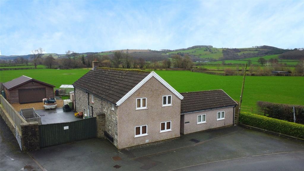 Stone Bridge, Trefeglwys, Caersws, Powys, SY17 4 bed detached house for