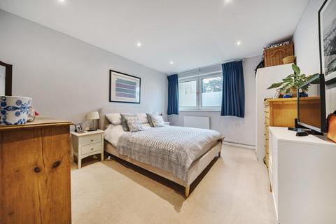 60 Augustus Road, London, SW19 6LZ
