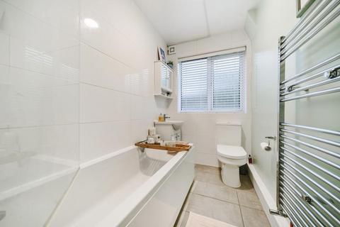 60 Augustus Road, London, SW19 6LZ