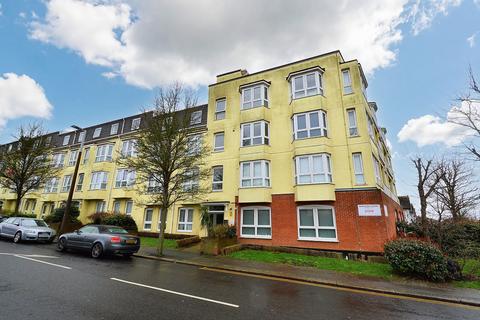 2 bedroom apartment for sale, Station Road, Westcliff-On-Sea, SS0