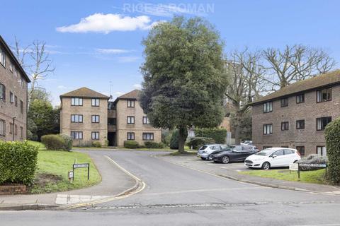 2 bedroom apartment for sale, Calluna Court, Woking GU22