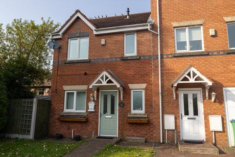 3 bedroom semi-detached house to rent, Braithwaite Road, Manchester, M24