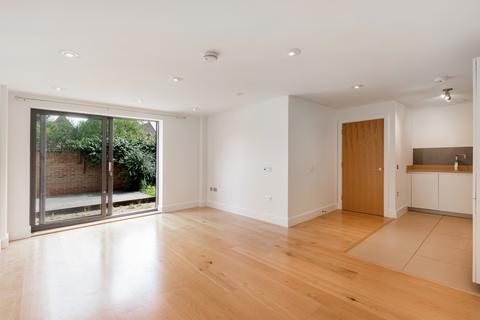 2 bedroom flat to rent, Trinity Road, London SW19