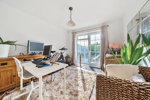 3 Broadparks Close, Exeter, EX4 9HB