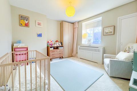 2 bedroom flat for sale, Chevening Road, London NW6