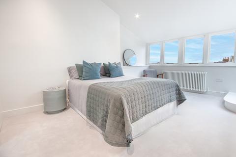 3 bedroom flat for sale, Holmdale Road, London NW6