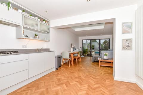 12 Milner Road, Seasalter, Whitstable, CT5 4SH