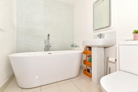 12 Milner Road, Seasalter, Whitstable, CT5 4SH