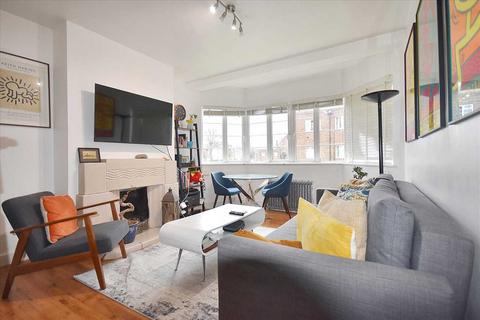 28 Chiswick Village, London, W4 3BY