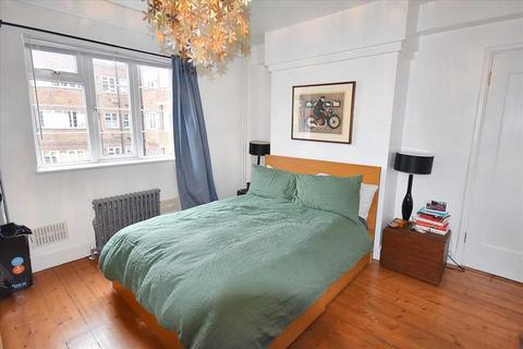 28 Chiswick Village, London, W4 3BY
