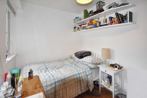28 Chiswick Village, London, W4 3BY