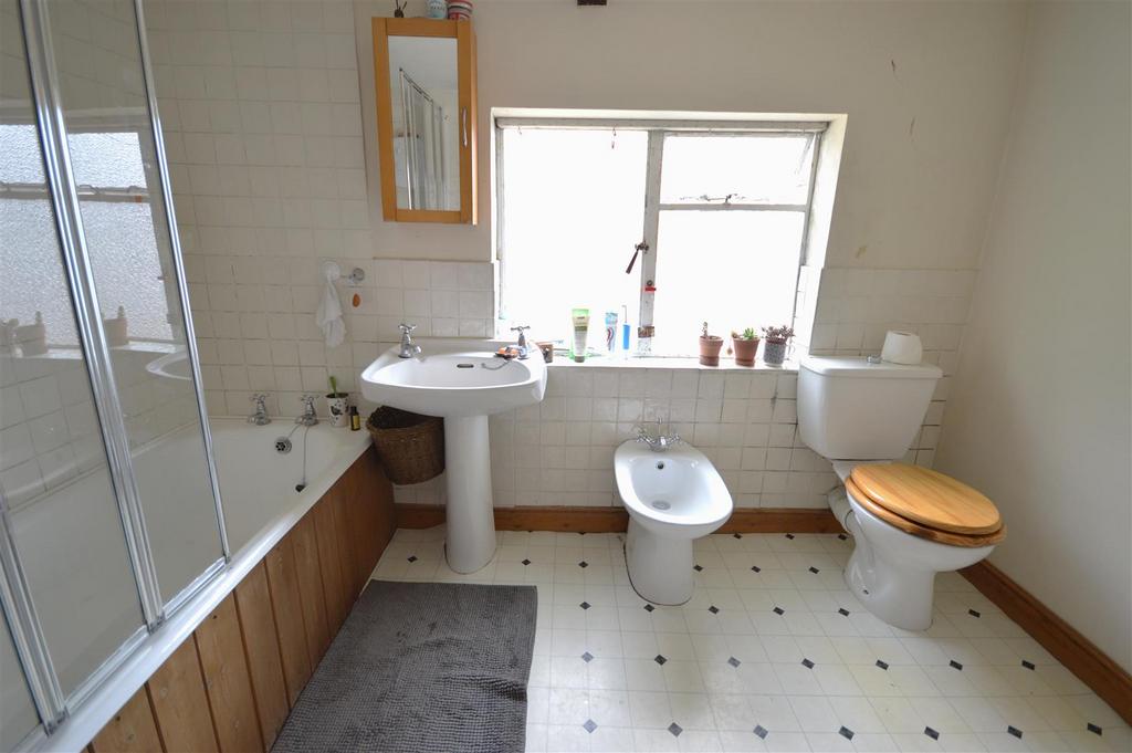 Bathroom flat