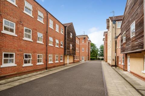 2 bedroom flat for sale, Aylesbury,  Oxfordshire,  HP19