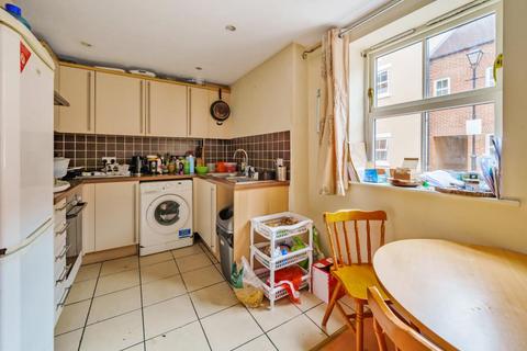 2 bedroom flat for sale, Aylesbury,  Oxfordshire,  HP19