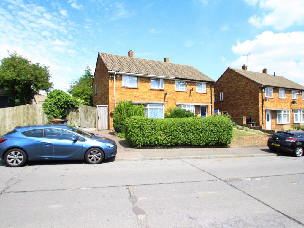 Kirkwood Road, Lewsey Farm, Luton, LU4 3 bed semidetached house for