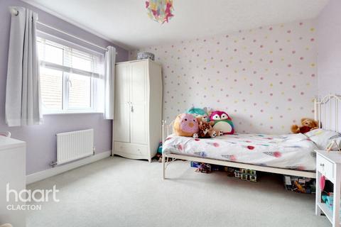 35 Ellis Road, Thorpe-le-soken, Clacton-on-sea, CO16 0DZ