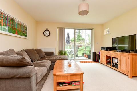 2 bedroom flat for sale, Hill View, Dorking, Surrey