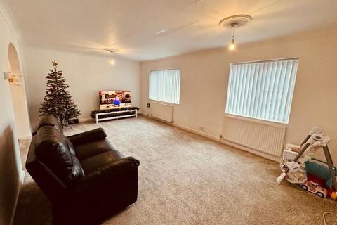 17a Brook Parade, Chigwell, IG7 6PQ