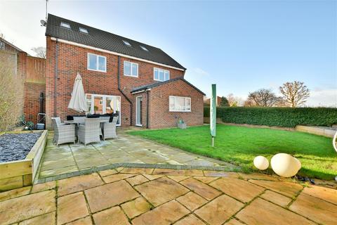 5a Axwell View, Whickham, Newcastle Upon Tyne, NE16 4JS